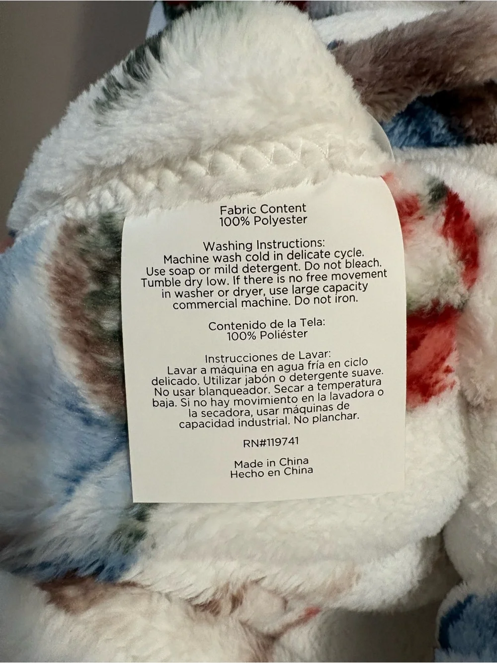Snail Plush Throw - Plush Soft White with Blue and Red Print 60x70
